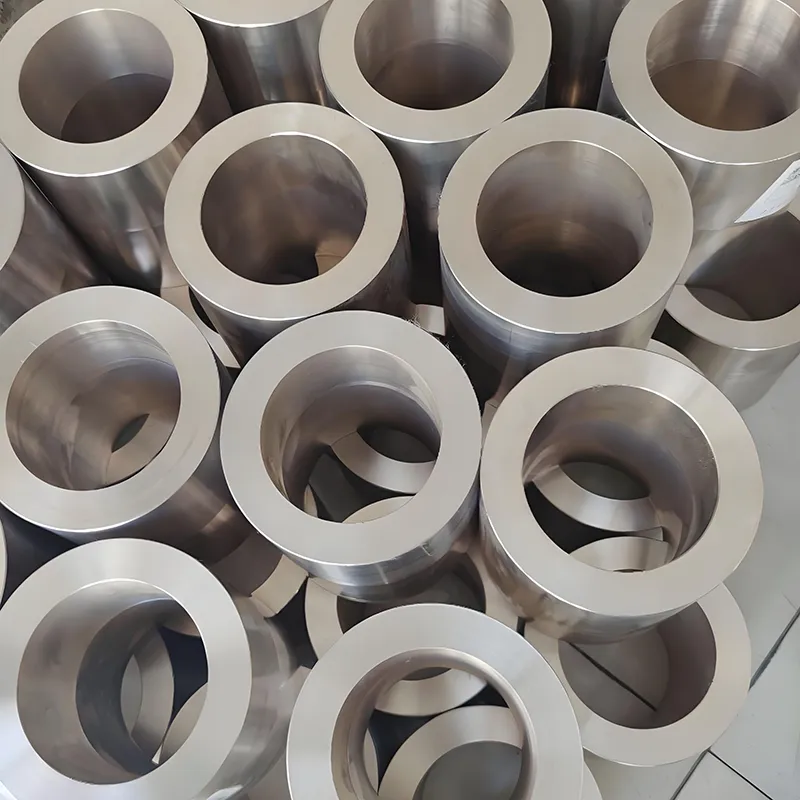 மையவிலக்கு வார்ப்பு